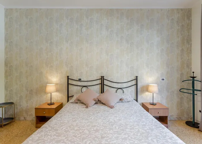 Casa Cristina Bright And Spacious Rome Apartment
